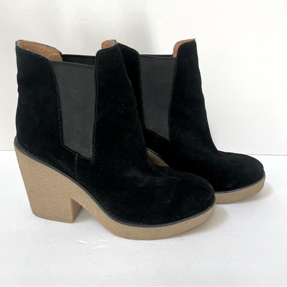 Urban Outfitters Posey Gumsole Black Booties Size 8 - Picture 5 of 13